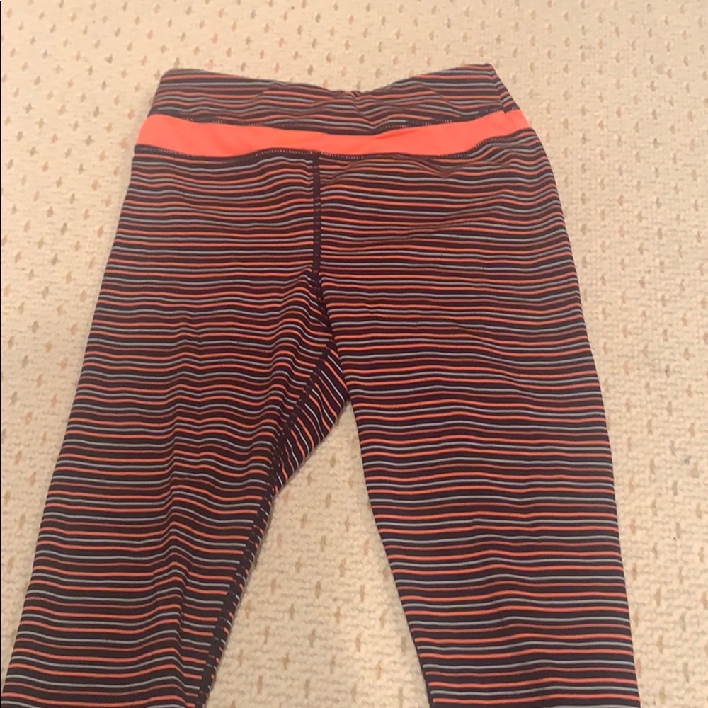 Striped athletic leggings